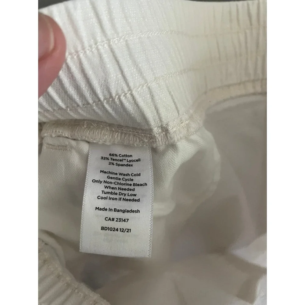Talbots White Pull-On Crop Pants Medium Tencel Cotton Stretch Casual Capri Pants